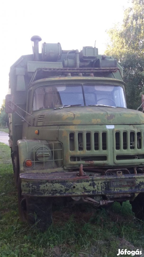 ZIL 131 híradós jármű ( katonai)