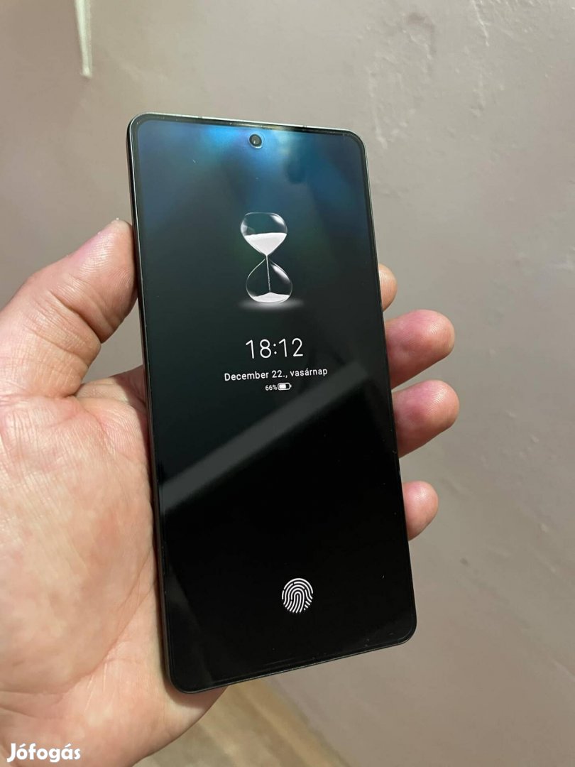 ZTE nubia z60 s6 pro 256/12+12 snapdragon 8gen 2 proci  