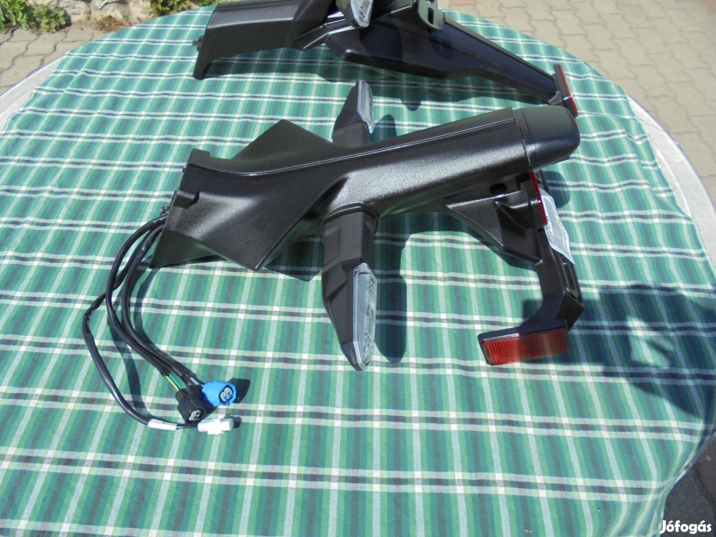 Z 900-1000-es rendszám tartó idom ( led indexel ) eladó