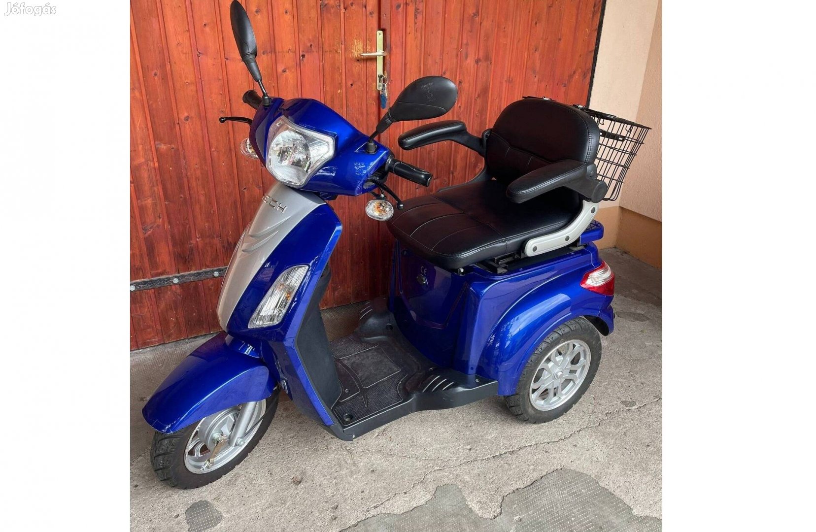 Z-Tech 3 kerekű moped, robogó