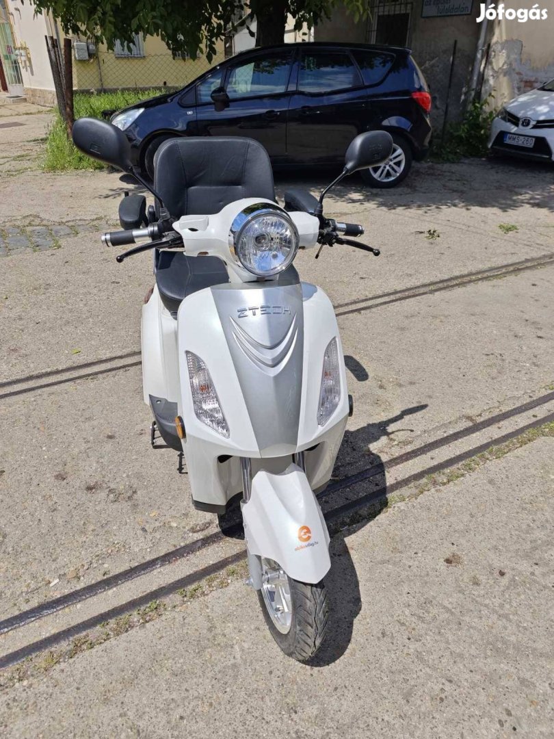 Z-Tech ZT-15-D Trilux Elektromos Háromkerekű 900W 48V 20AH - Ólomsavas