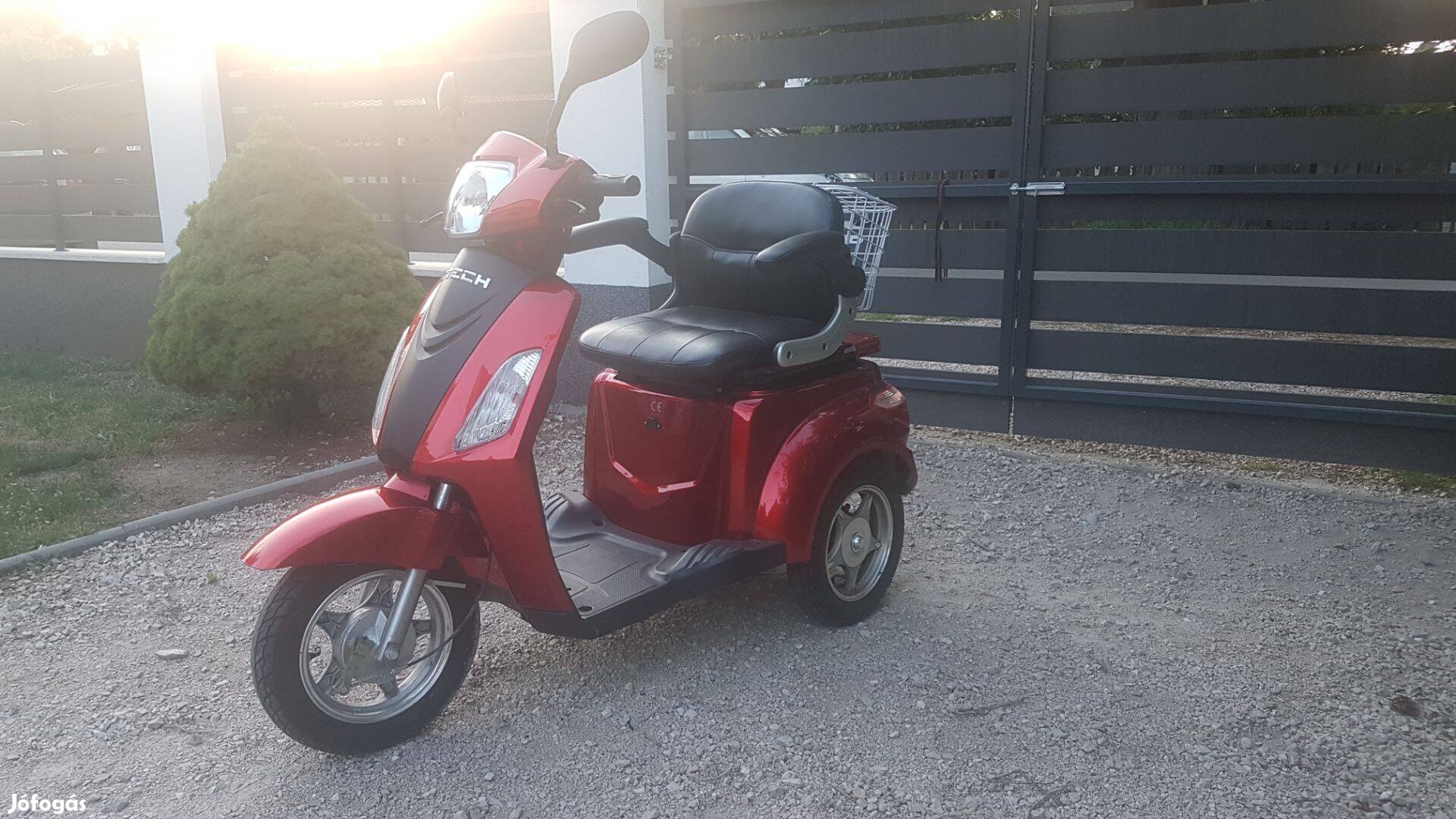 Z-Tech elektromos moped rokkantkocsi robogó díjmentes szállítás