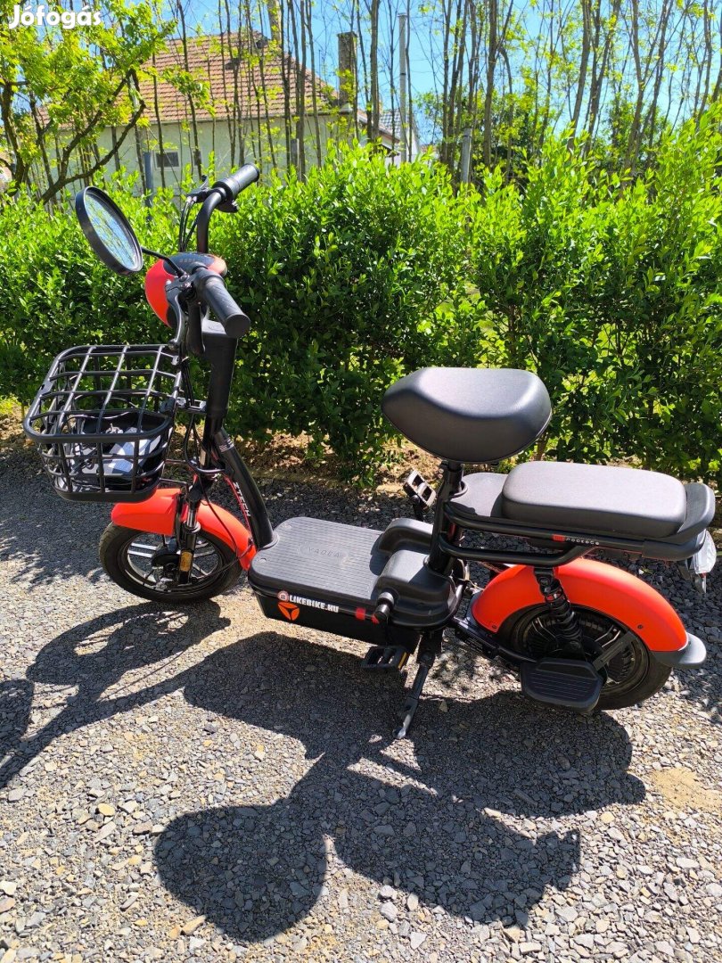 Z-tech ZT-02 Berill elektromos robogó