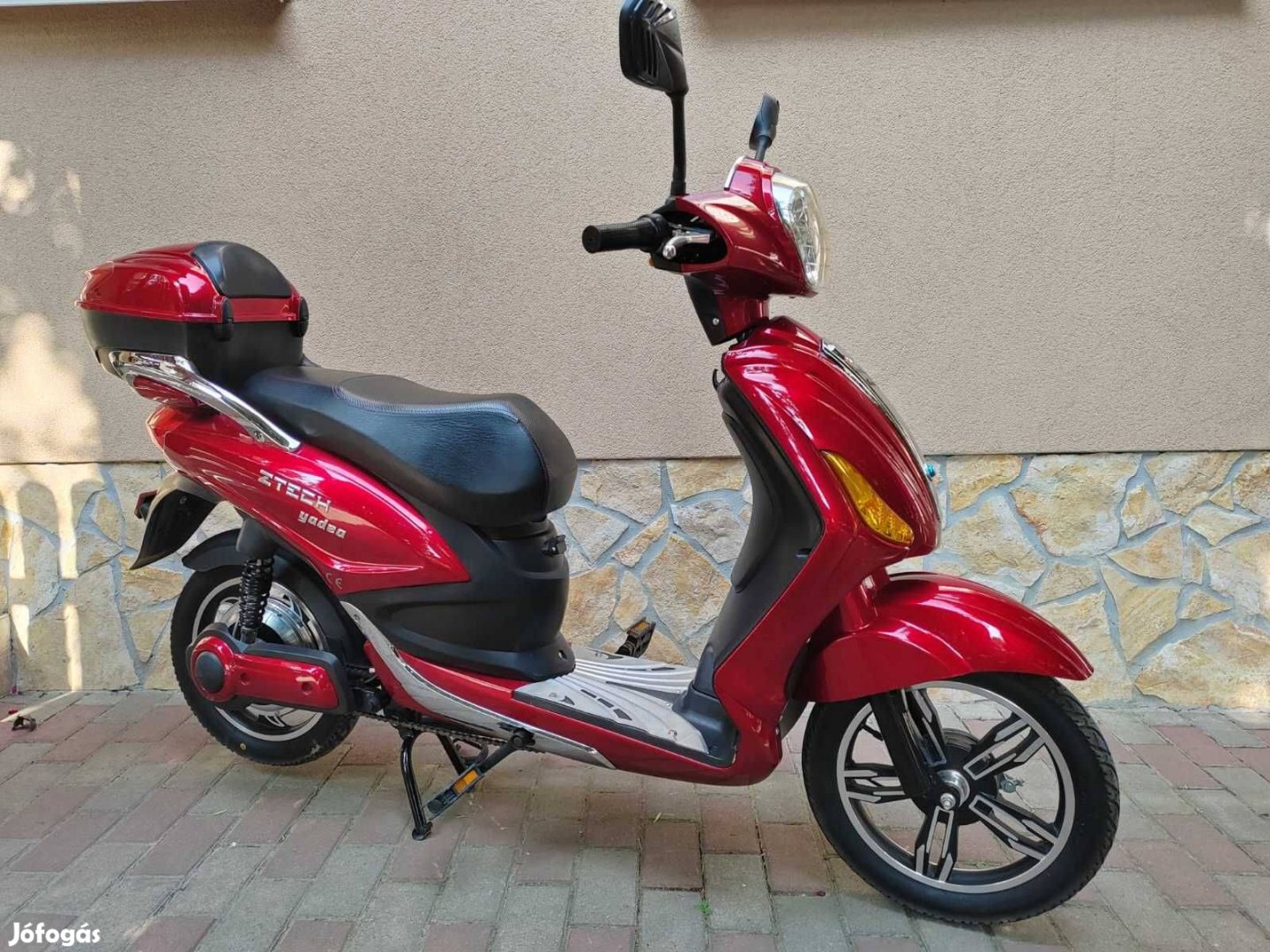 Z-tech zt-09 elektromos robogó ,jogsi nélküli