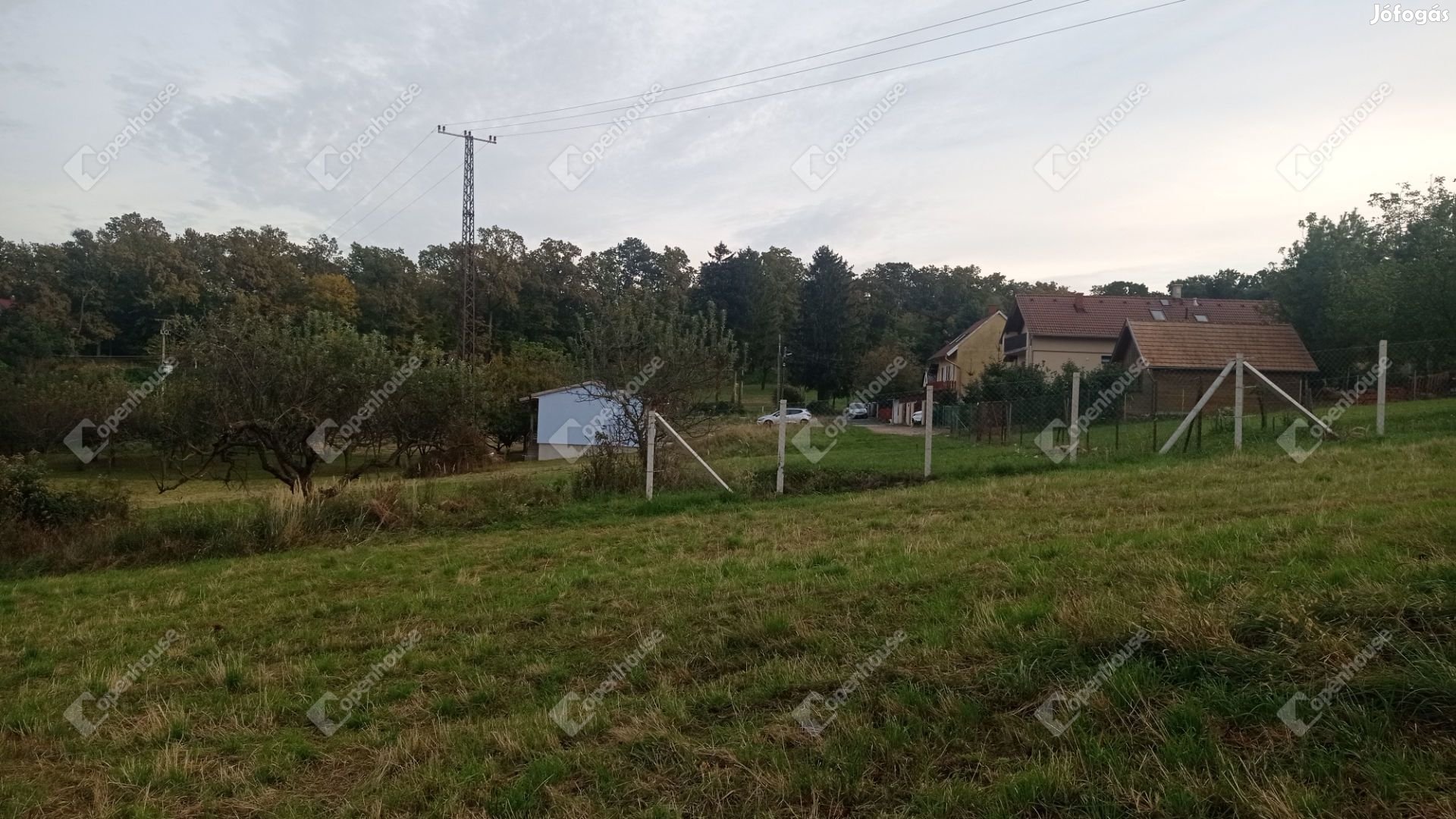 Zalaegerszeg Becsali városrészben, panorámás építési telek eladó.