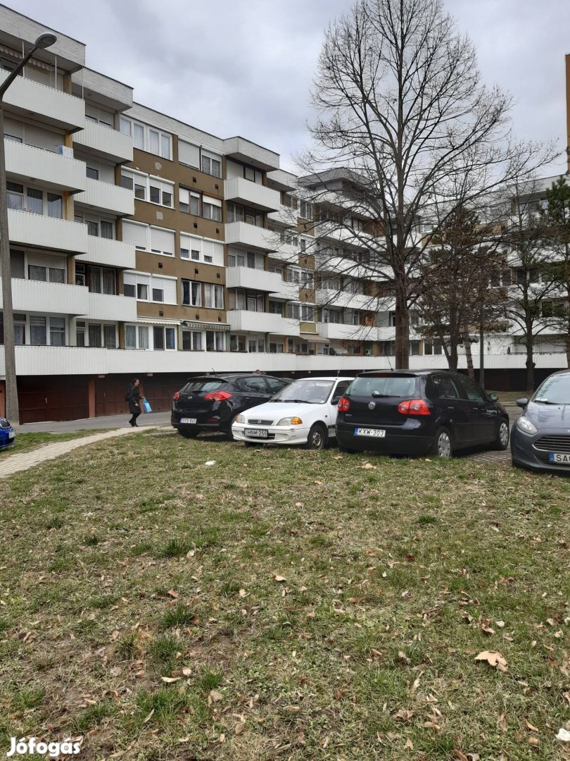 Zalaegerszeg Stadion úti felújított lakas eladó