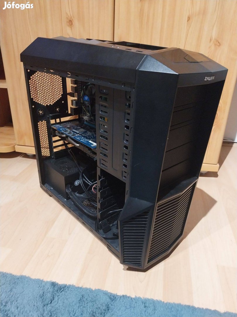 Zalman Z11 Plus Gamer számítógép ház