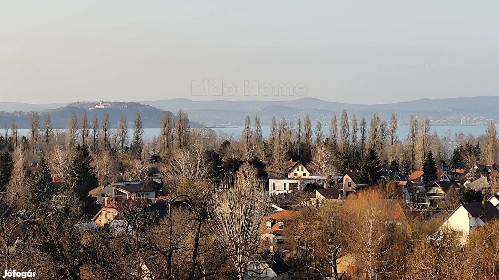 Zamárdi nyaraló, balatoni panorámával!