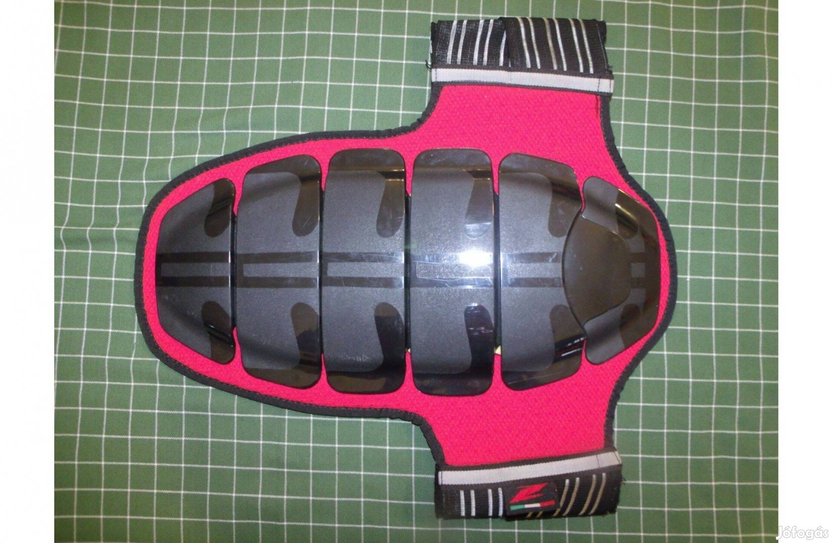 Zandona M méretű motoros gerincvédő gerincprotektor