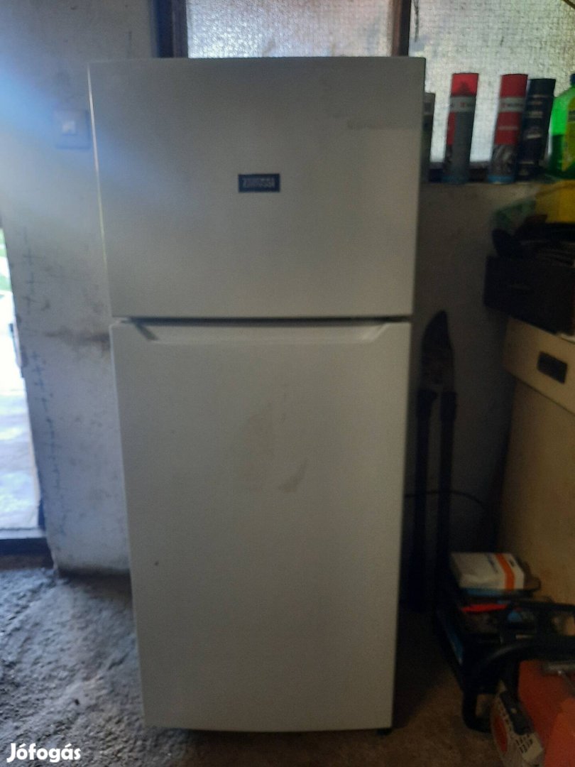 Zanussi 120 literes kombinált hűtő fagyasztó eladó.