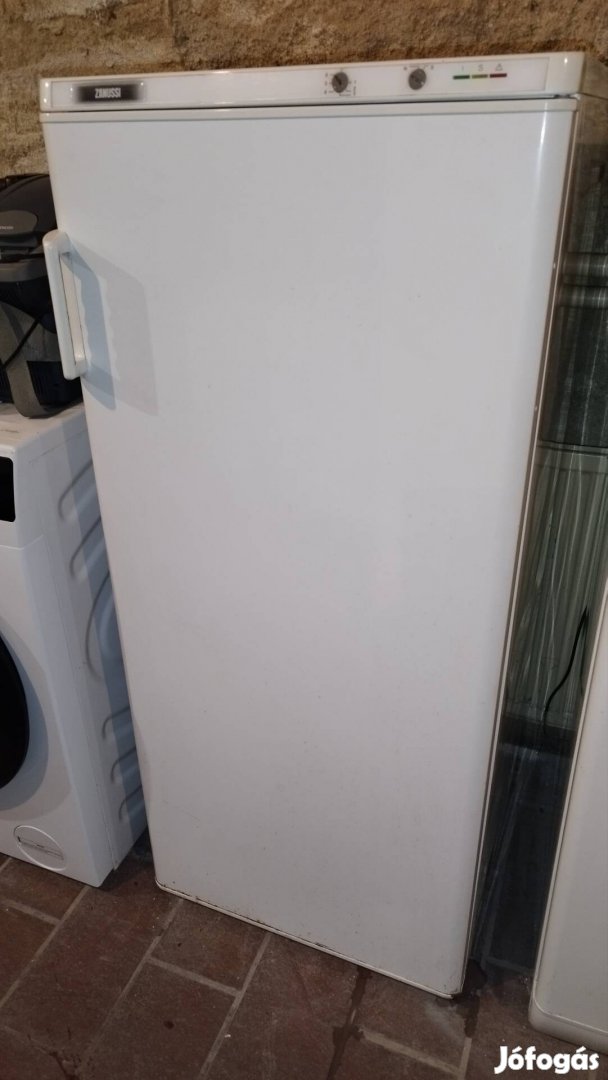Zanussi 186 literes fagyasztószekrény garanciával 