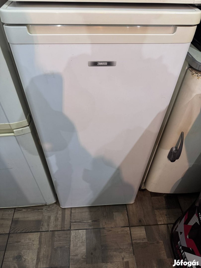 Zanussi 240es hűtő garanciával