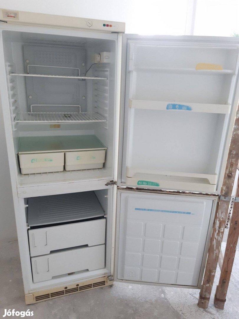 Zanussi Lehel ZFK 1812 Kombinált hűtőszekrény 2 kompresszoro