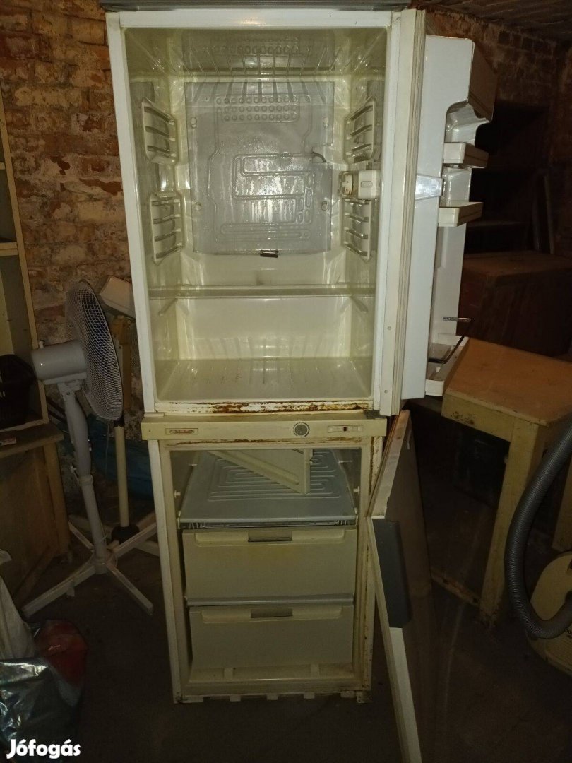 Zanussi-Lehel hűtő-fagyasztó (kb. 170cm magas)