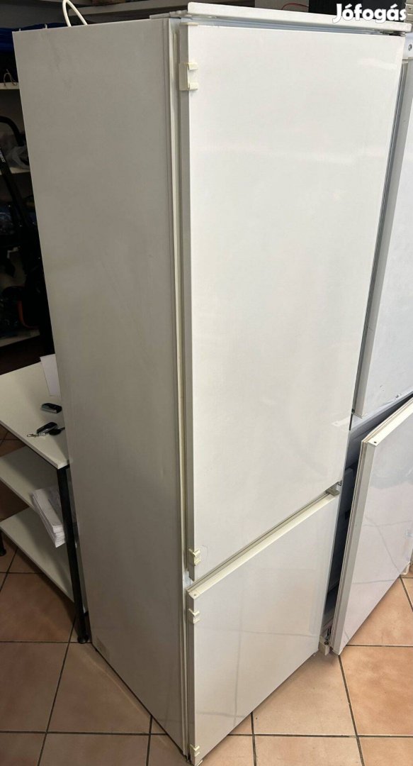 Zanussi ZBB3294 Hűtőszekrény, hűtőgép