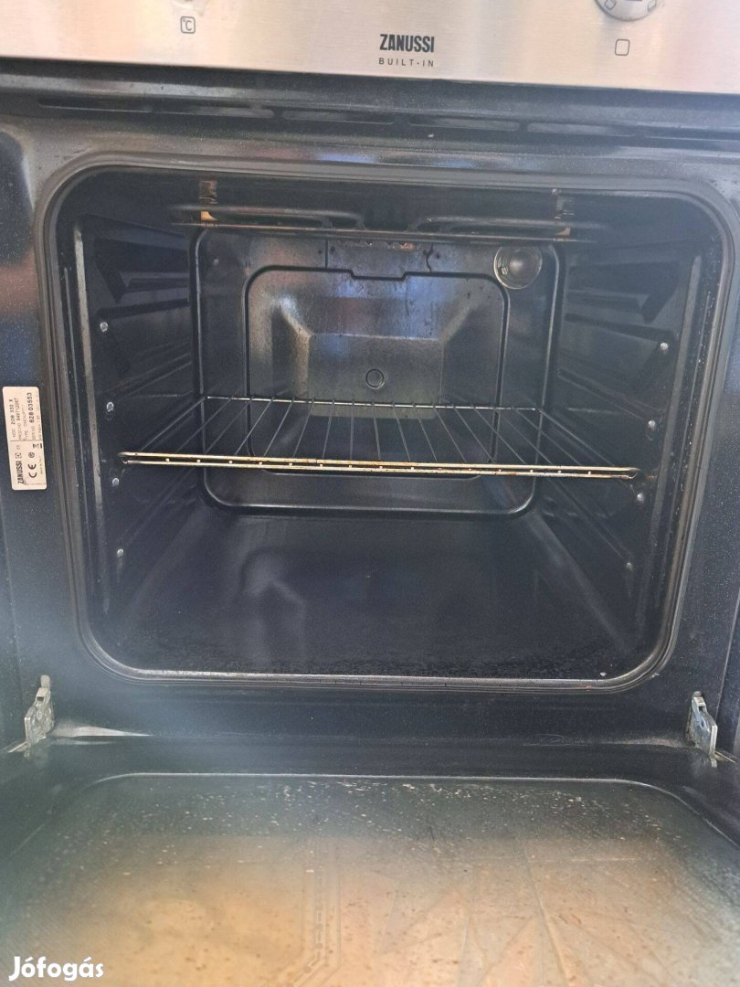 Zanussi ZOB 332 X beépíthető sütő