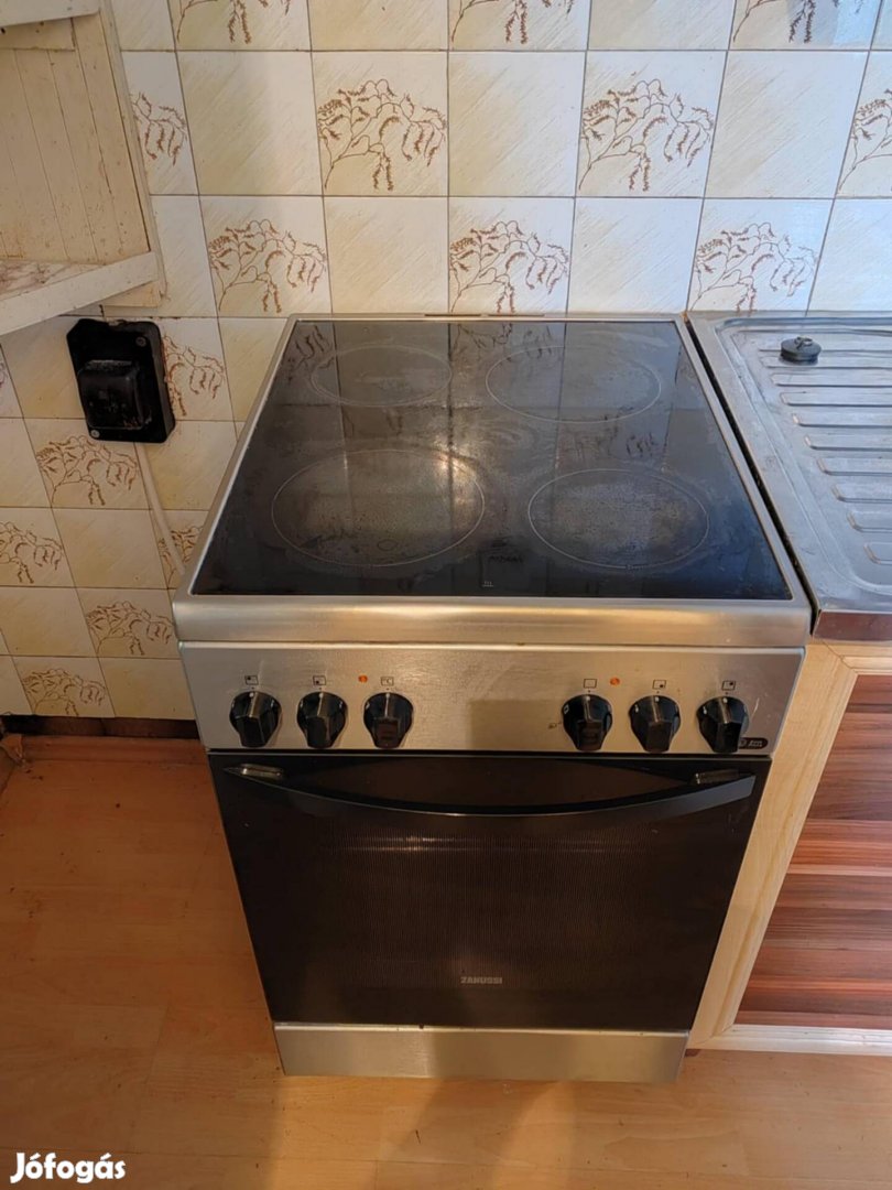 Zanussi Zcv550G1XA Kerámialapos tűzhely, szinte vadiúj!