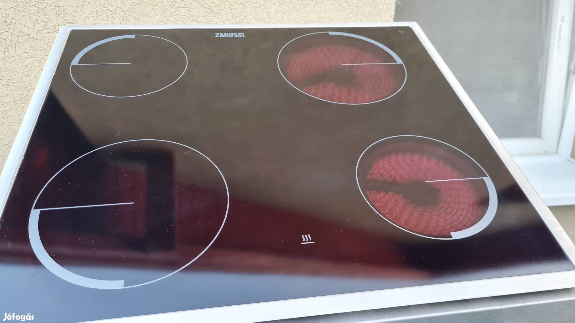 Zanussi beépithető kerámialapos sutő