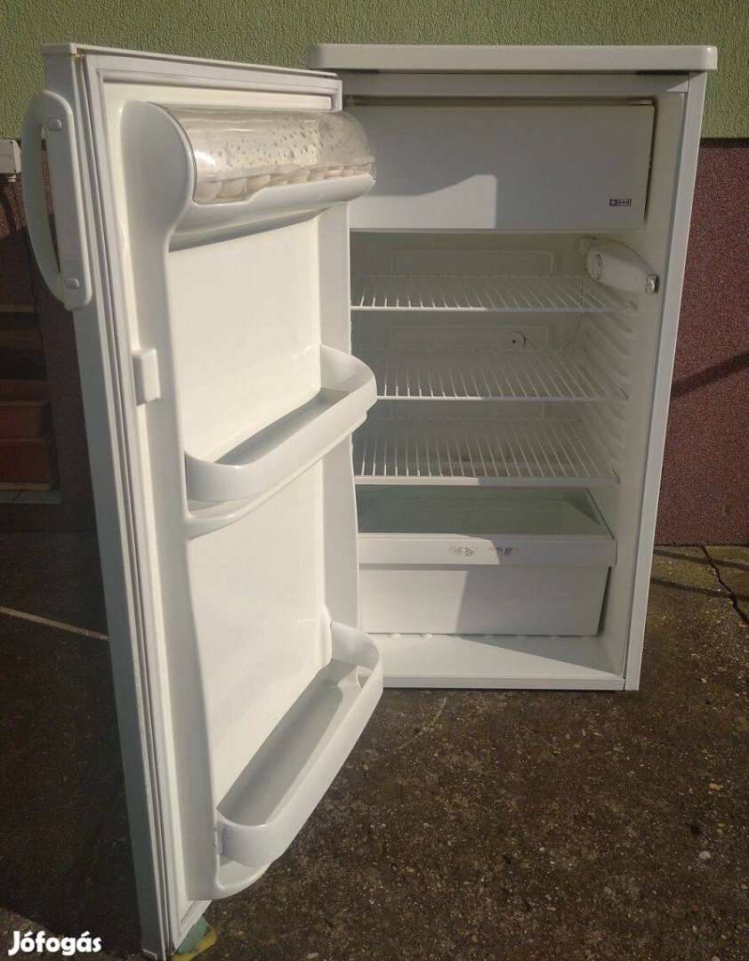Zanussi hűtő fagyasztóval, Pesten szállítással