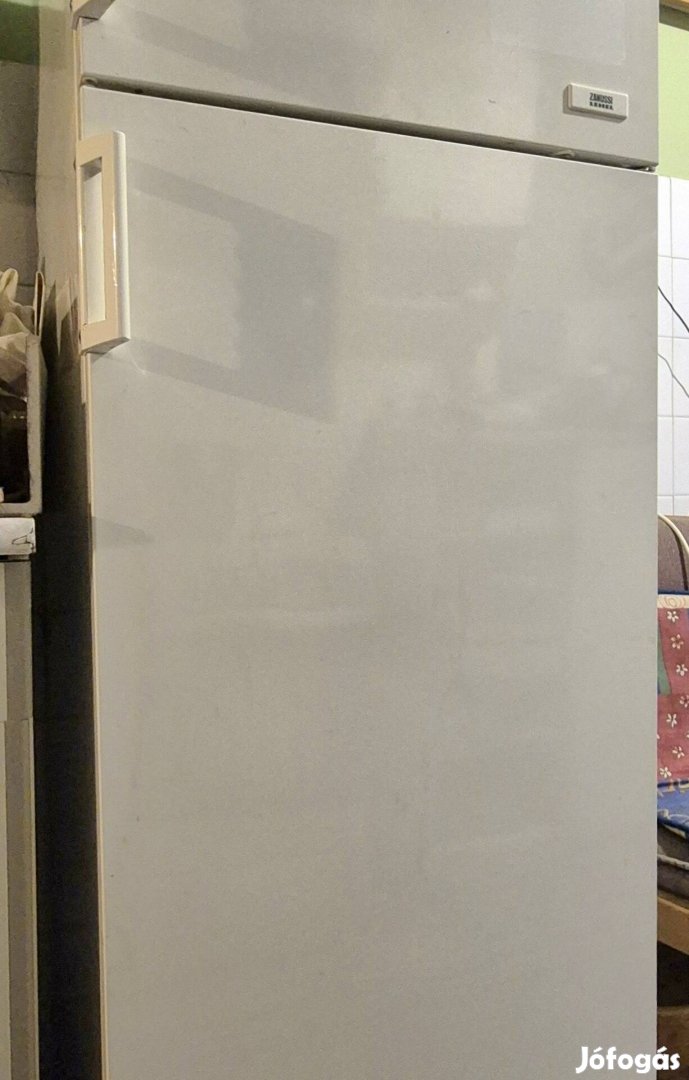 Zanussi lehel felülfagyasztós hűtő 160 cm