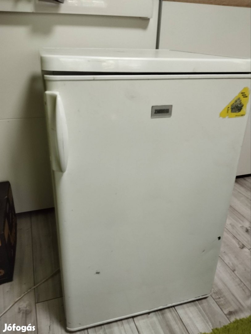 Zanussi pult alá építhető fagyasztó nélküli hűtőszekrény eladó.