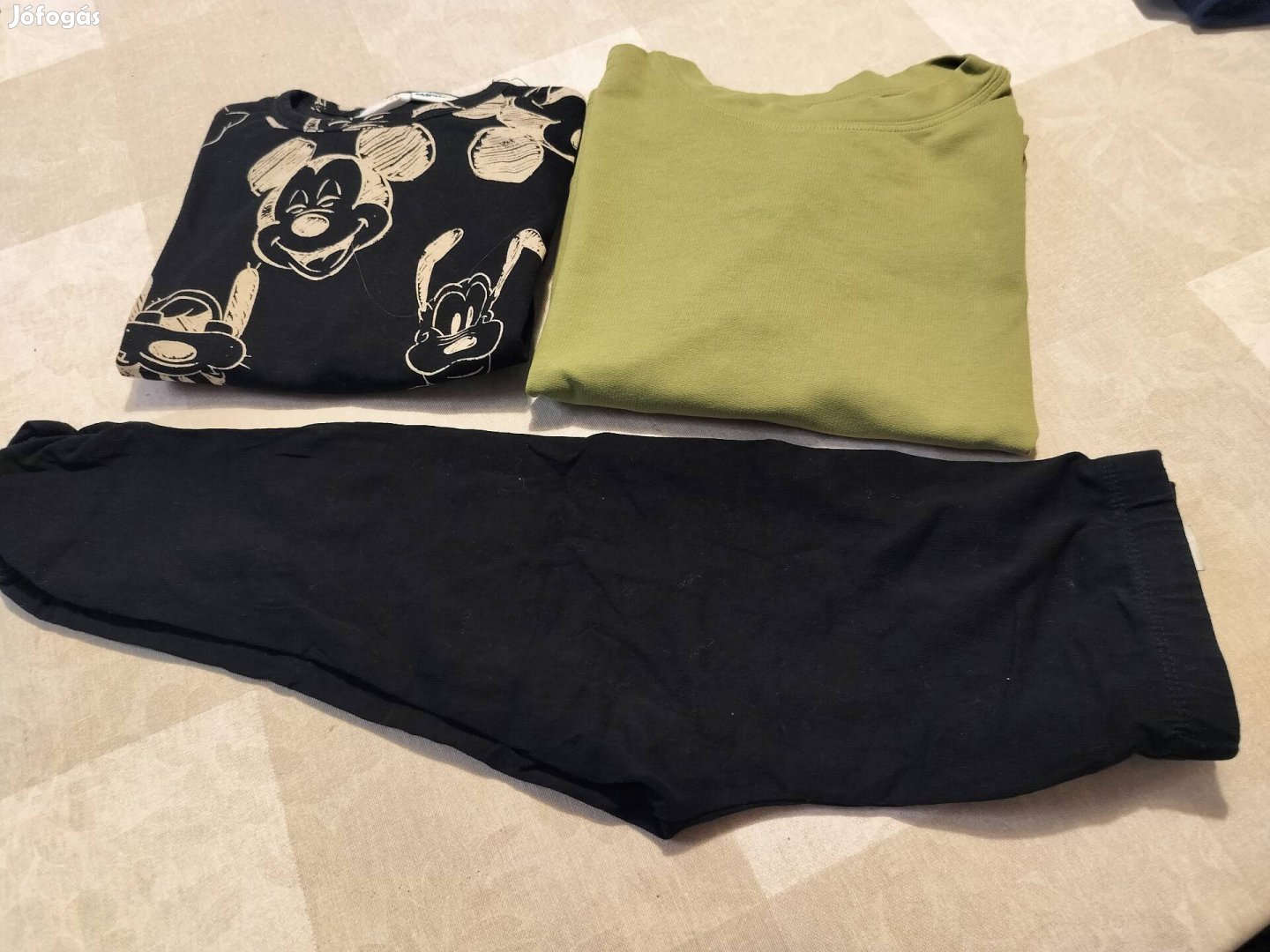 Zara Micky egeres pulcsi+ zöld pulcsi + leggings. 9 évesnek