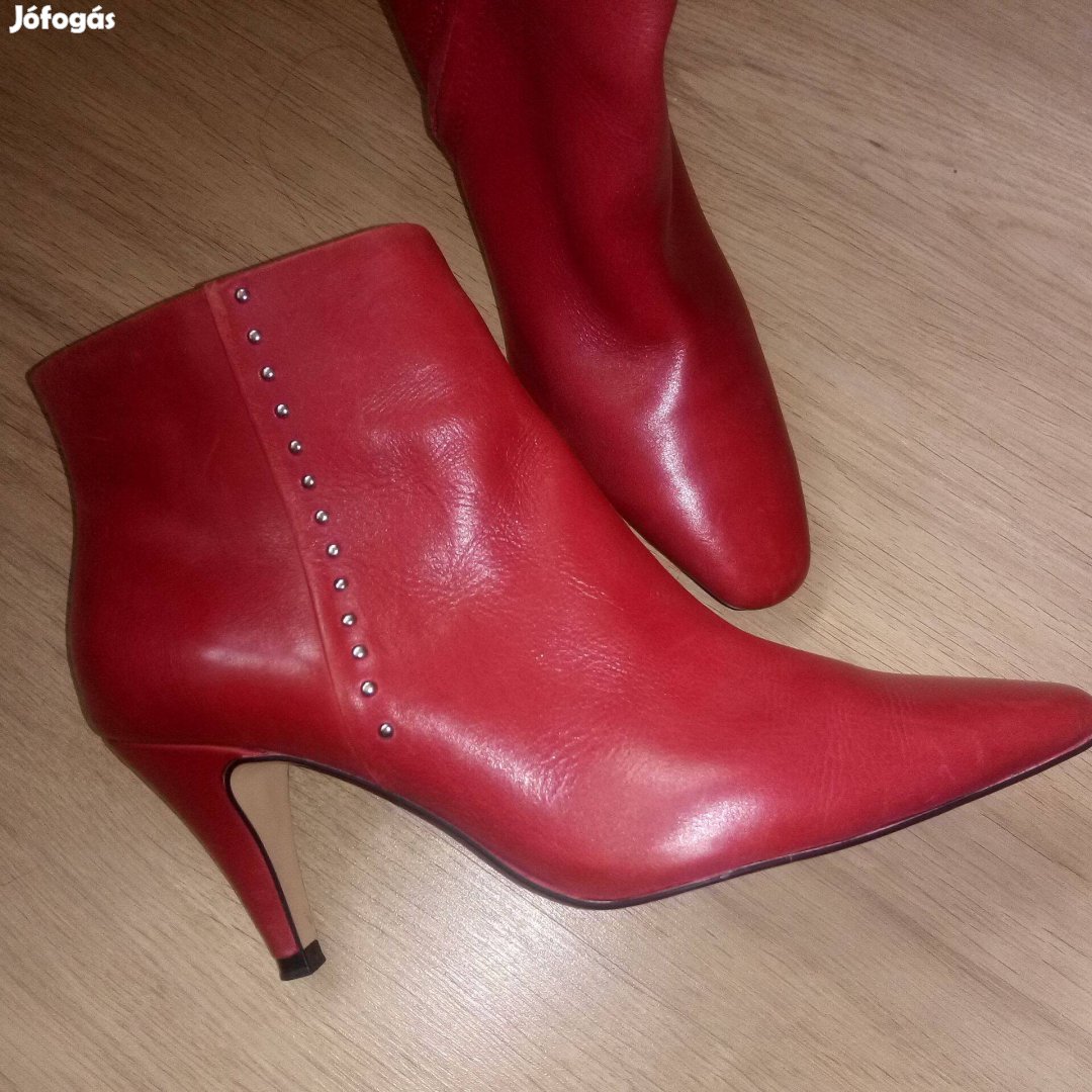 Zara piros, szegecses, bőr csizma, bokacsizma - 37