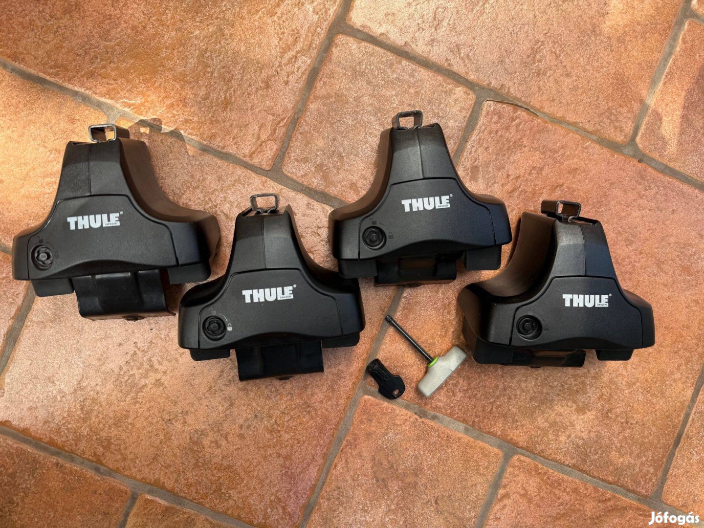 Zárható tetőcsomagtaró szett: Thule 7105 és 5166 kit Skoda