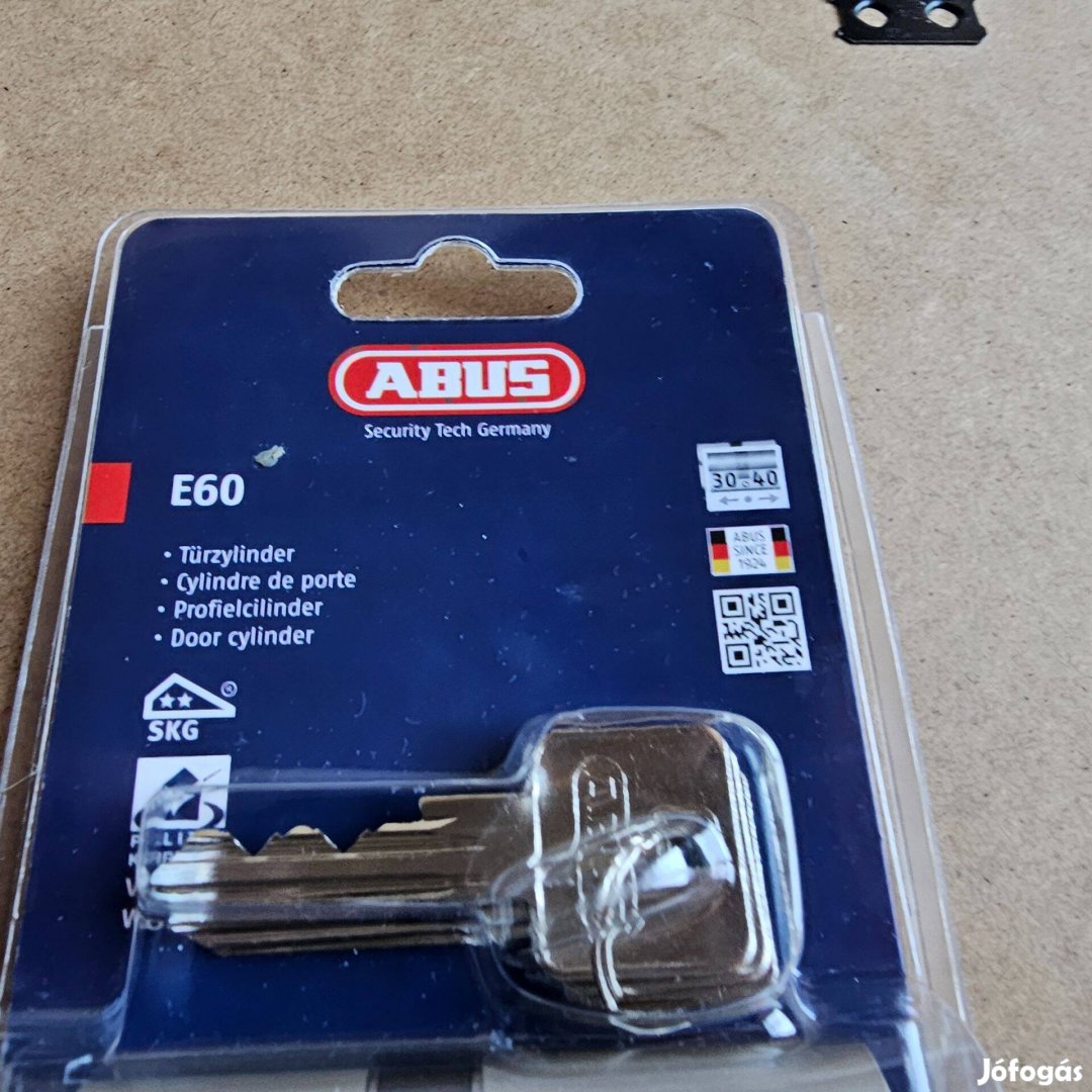 Zárhenger E60 Hengerzár házbejárati ajtóhoz új dobozos
