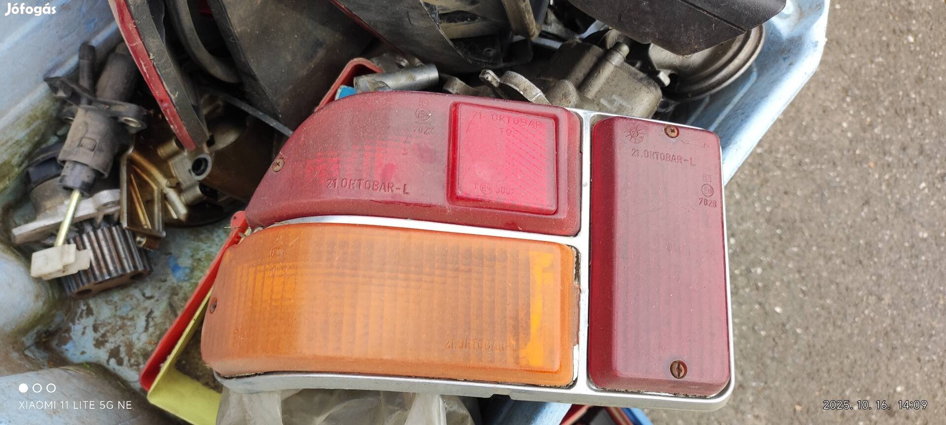 Zastava  101 hátsó lámpa párban eladó. 