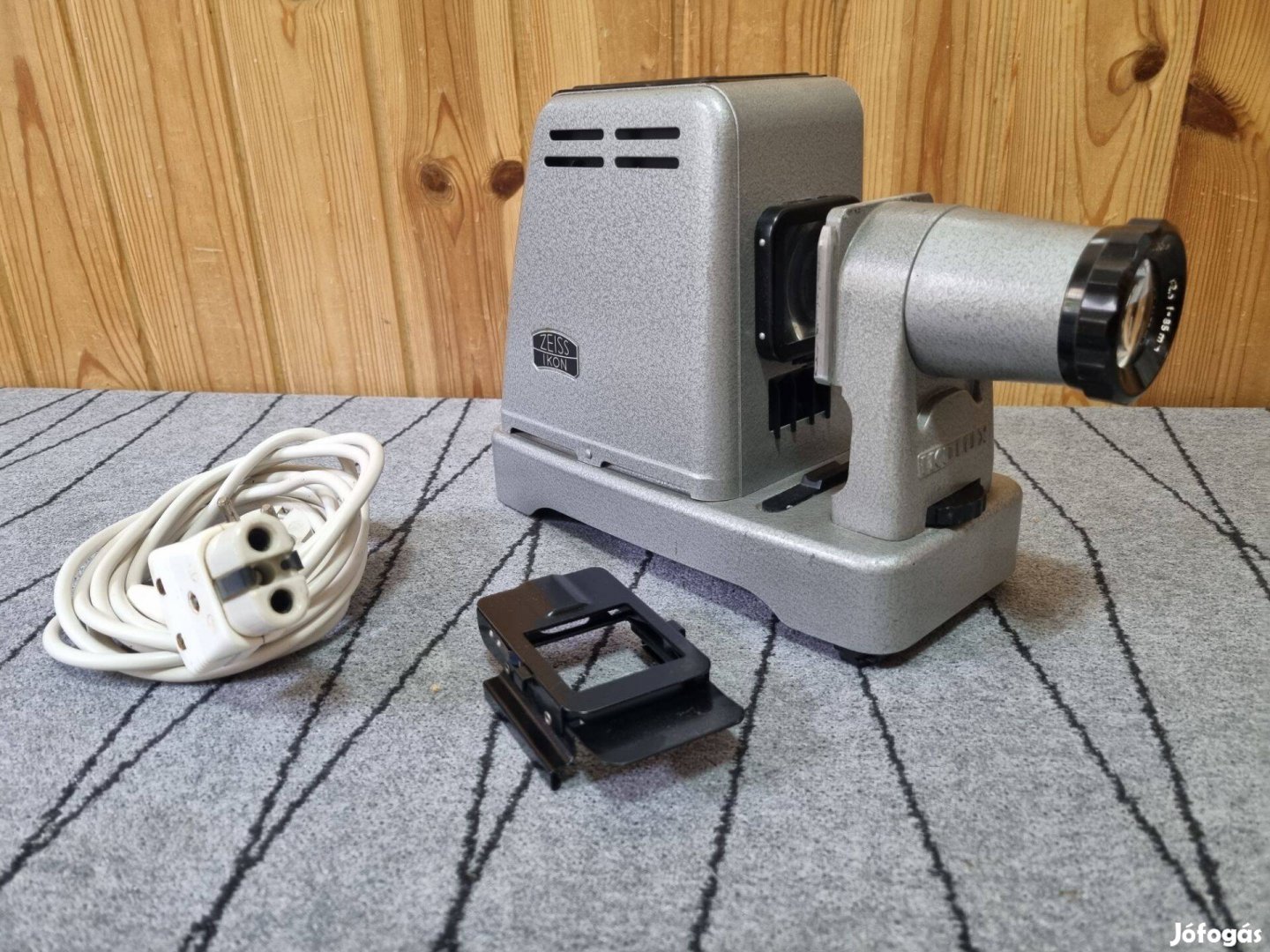 Zeiss Ikon Ikolux diavetítő