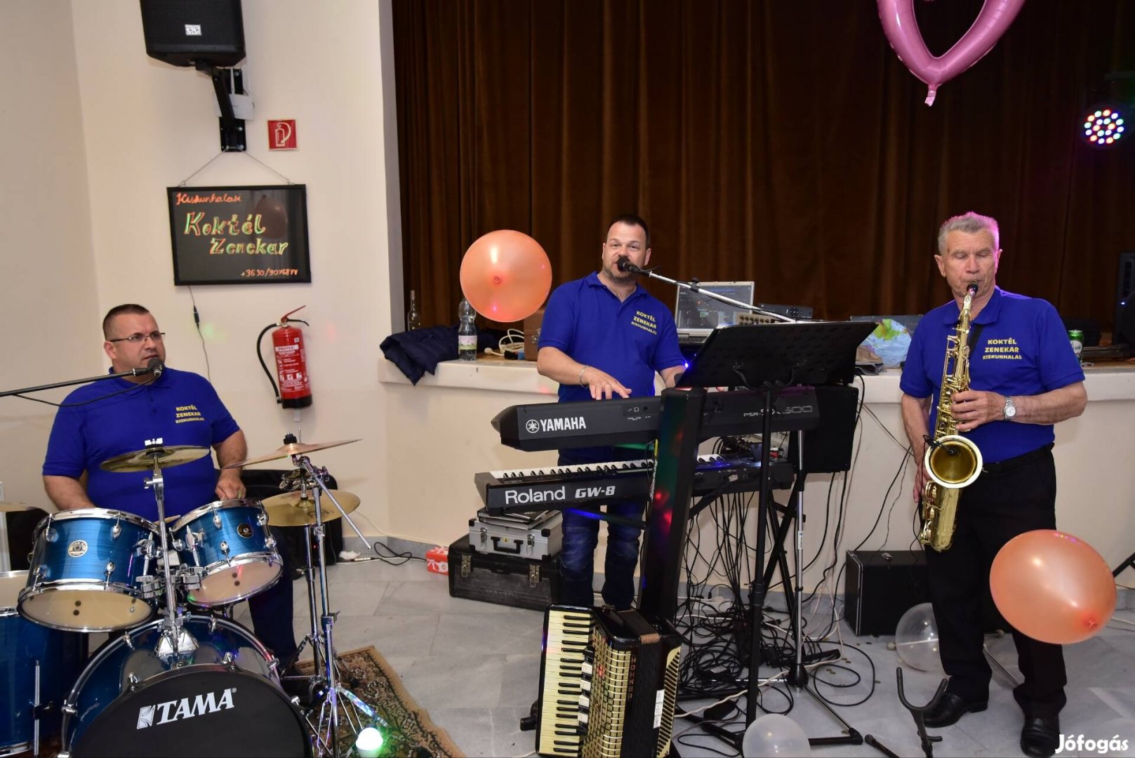 Zenekar, élőzene, lakodalmas, bál, bankett, Koktél Zenekar