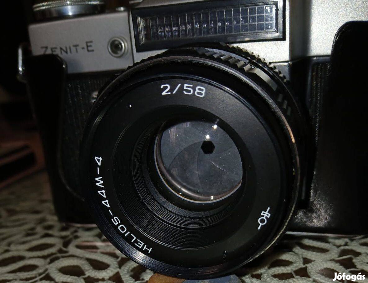 Zenit-E fotógép vakuval