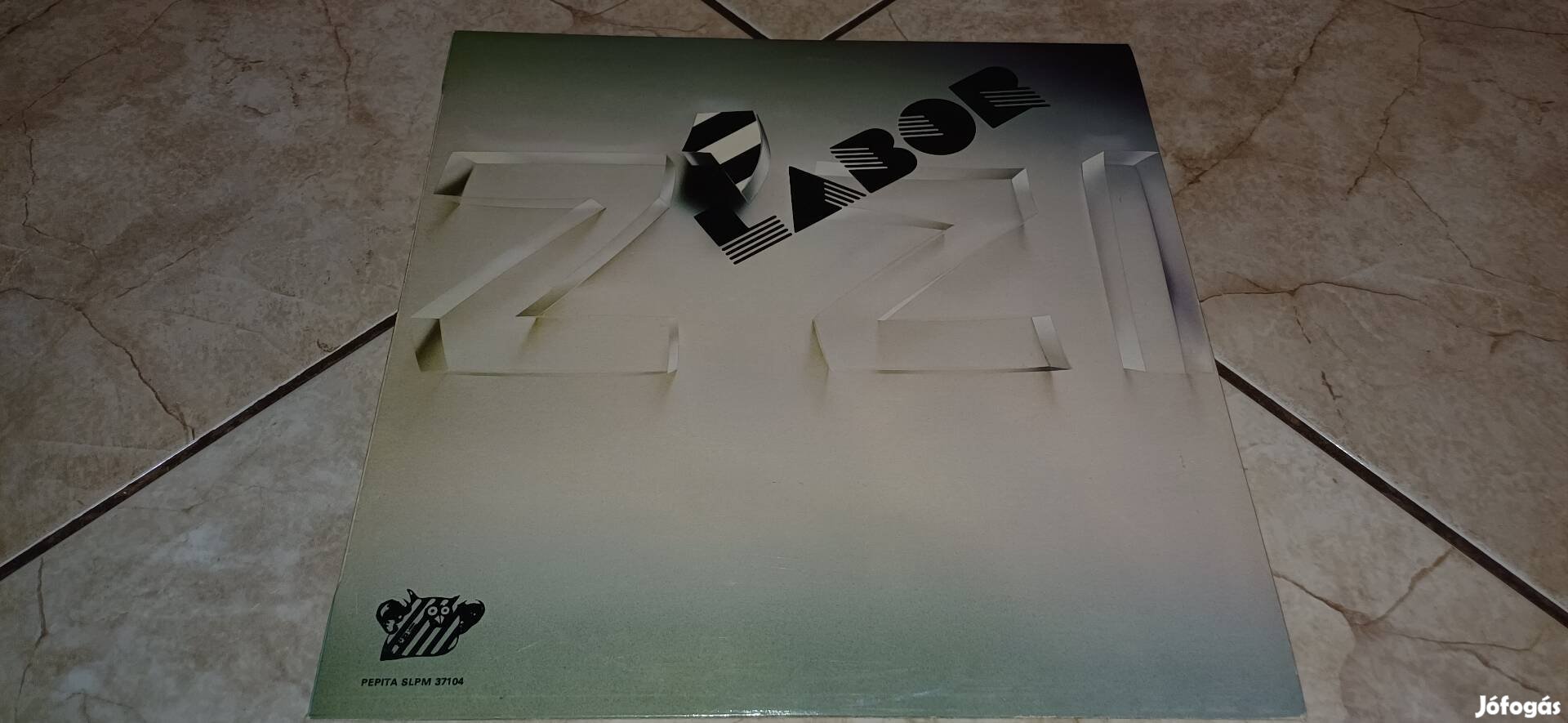 Zi Zi Labor bakelit hanglemez