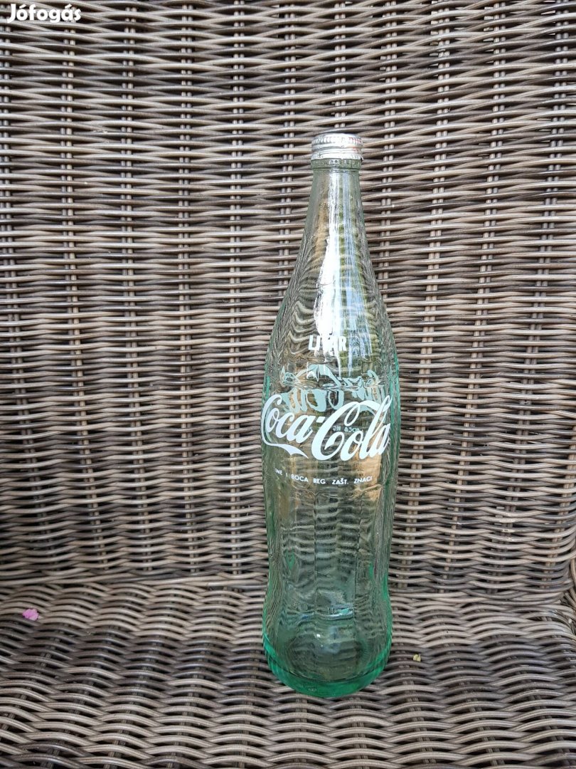 Zöld 1 literes coca colás üveg, kupakjával