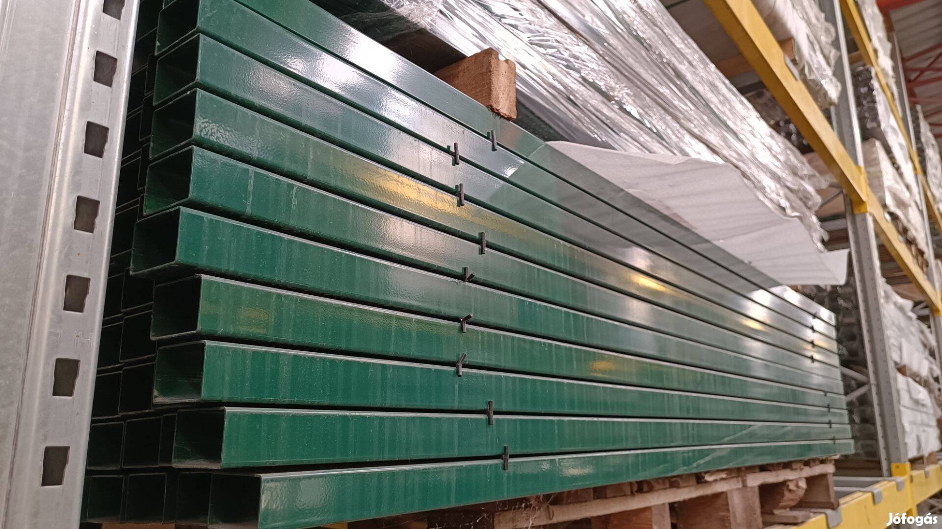Zöld 60x40 zártszelvény, kerítés acél oszlop, kerítésoszlop - 300 cm