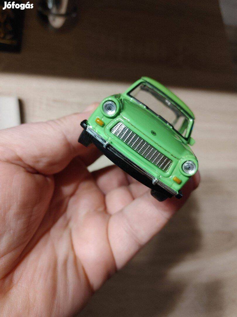 Zöld Trabant modell autó eredeti dobozában