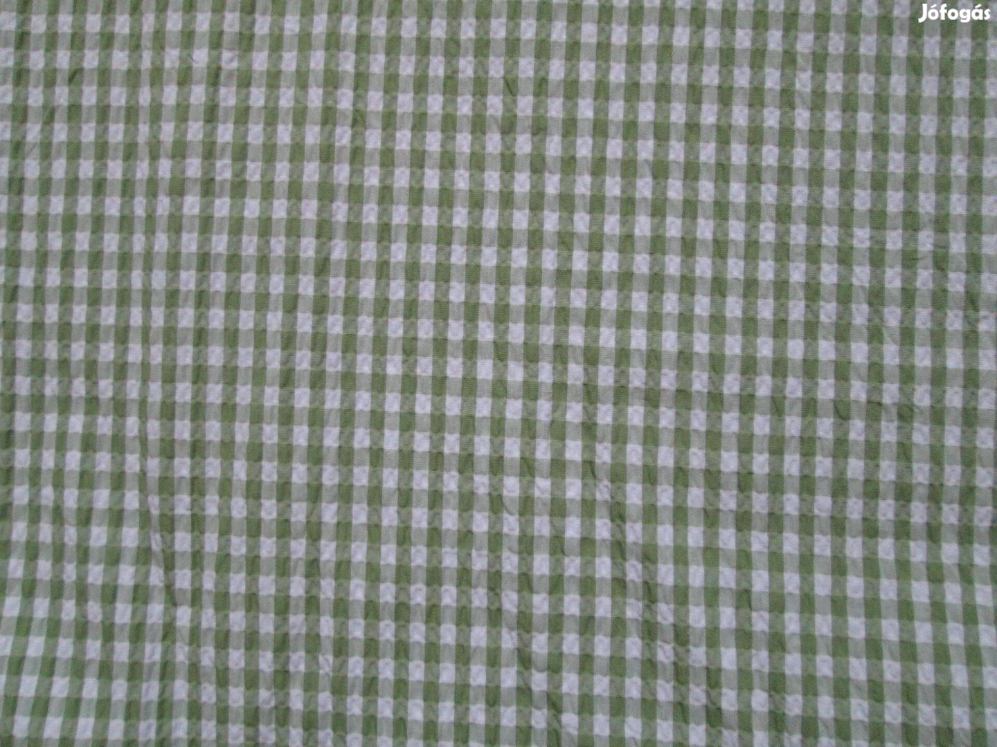 Zöld-fehér kockás krepp anyag (2,40m)