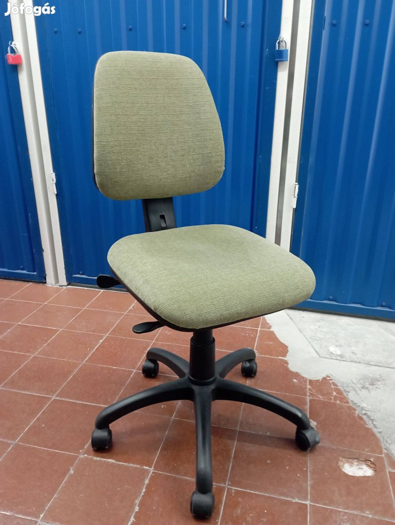 Zöld forgó szék