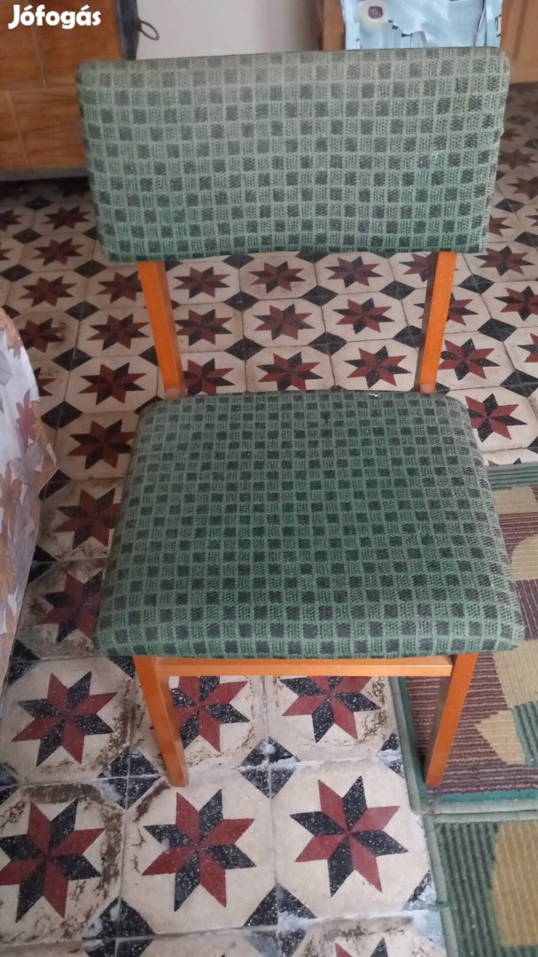 Zöld székek hagyatékból