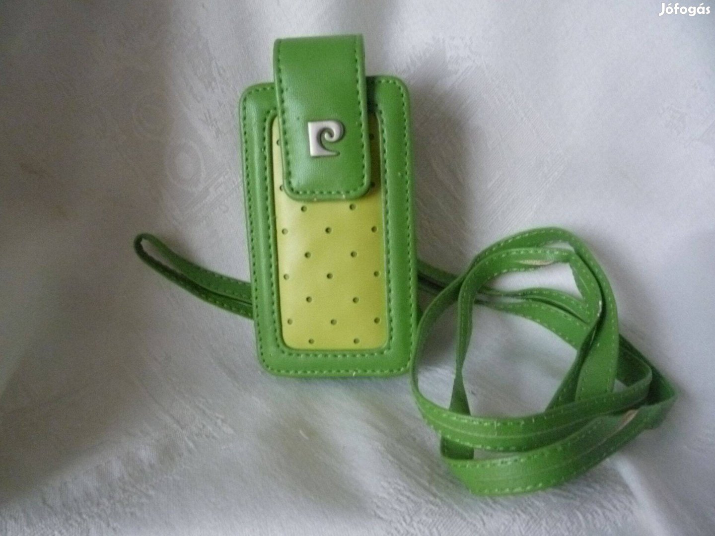 Zöld színű műbőr nyakba akasztható irattartó,kártyatartó