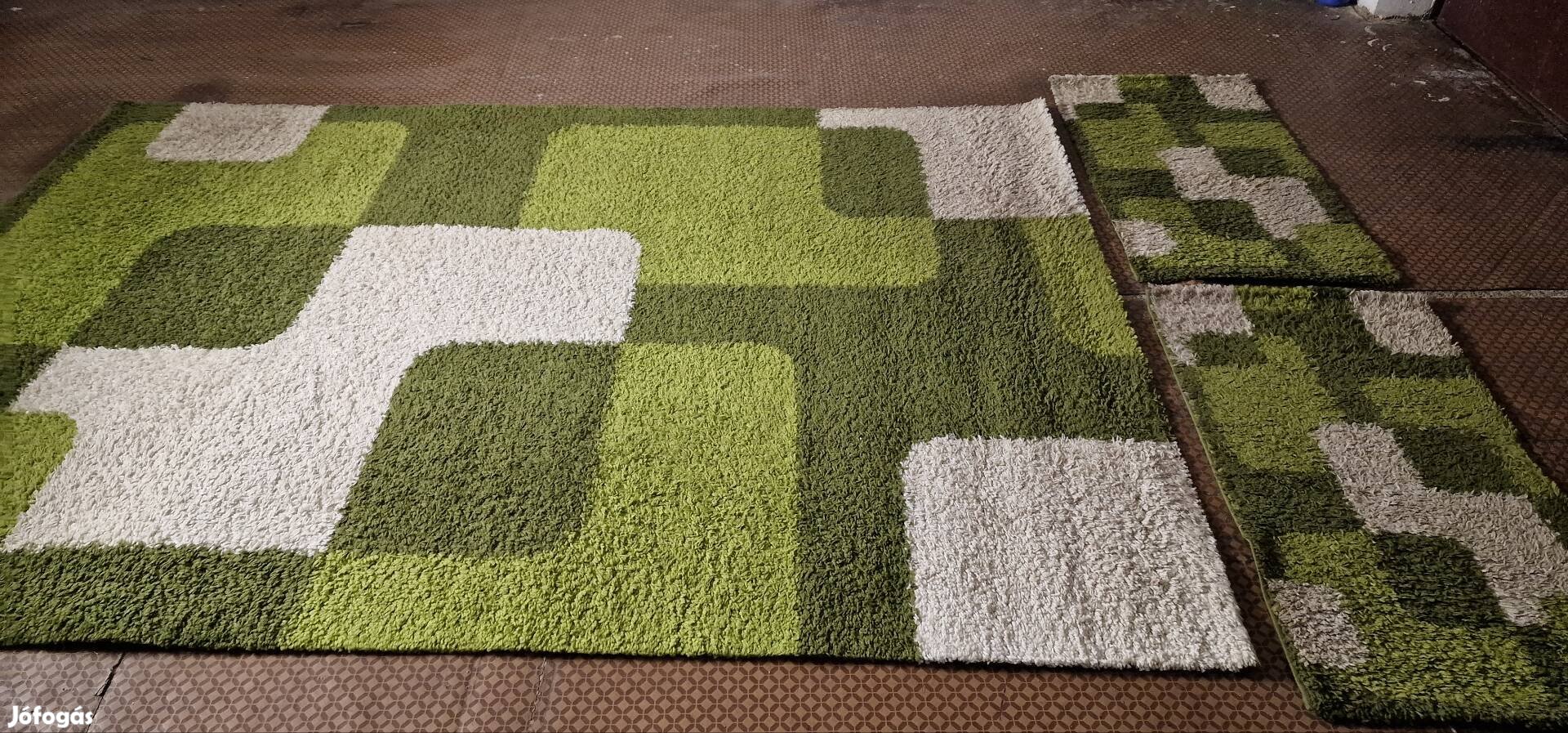 Zöld szőnyegek