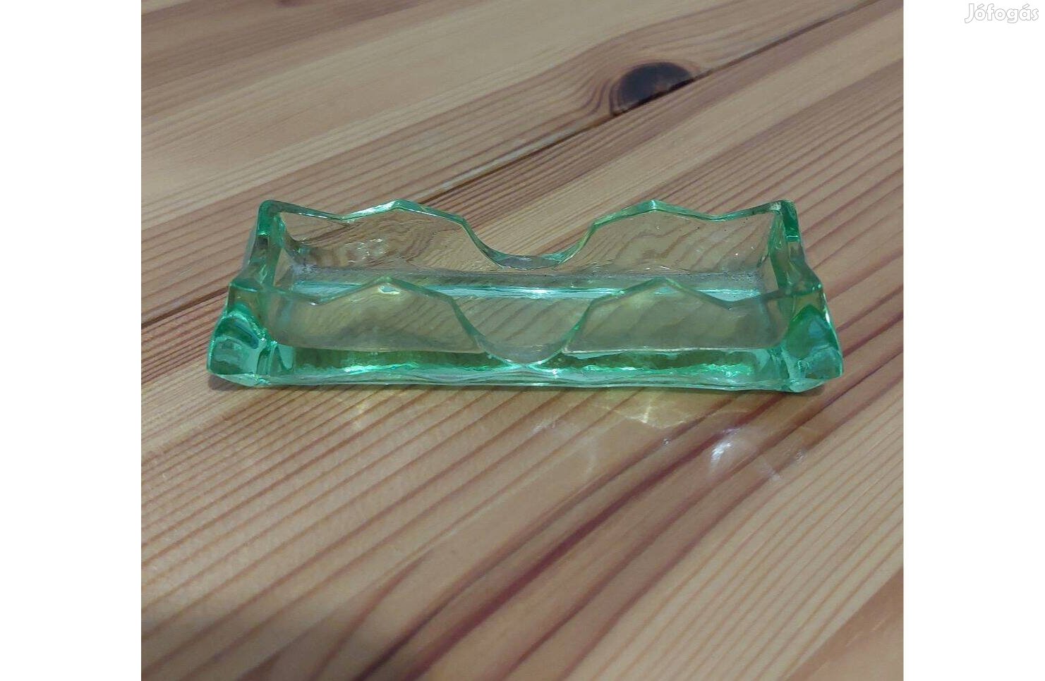 Zöld üveg fogvájótartó