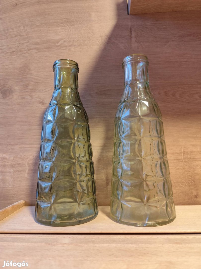 Zöld váza üvegből