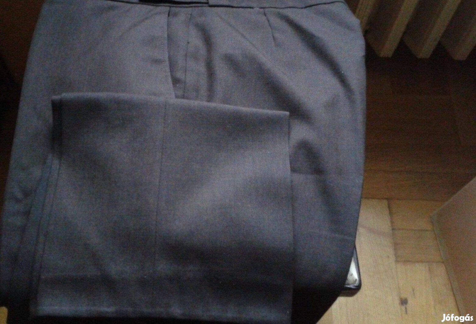 Zöldes színű vékony öltönynadrág