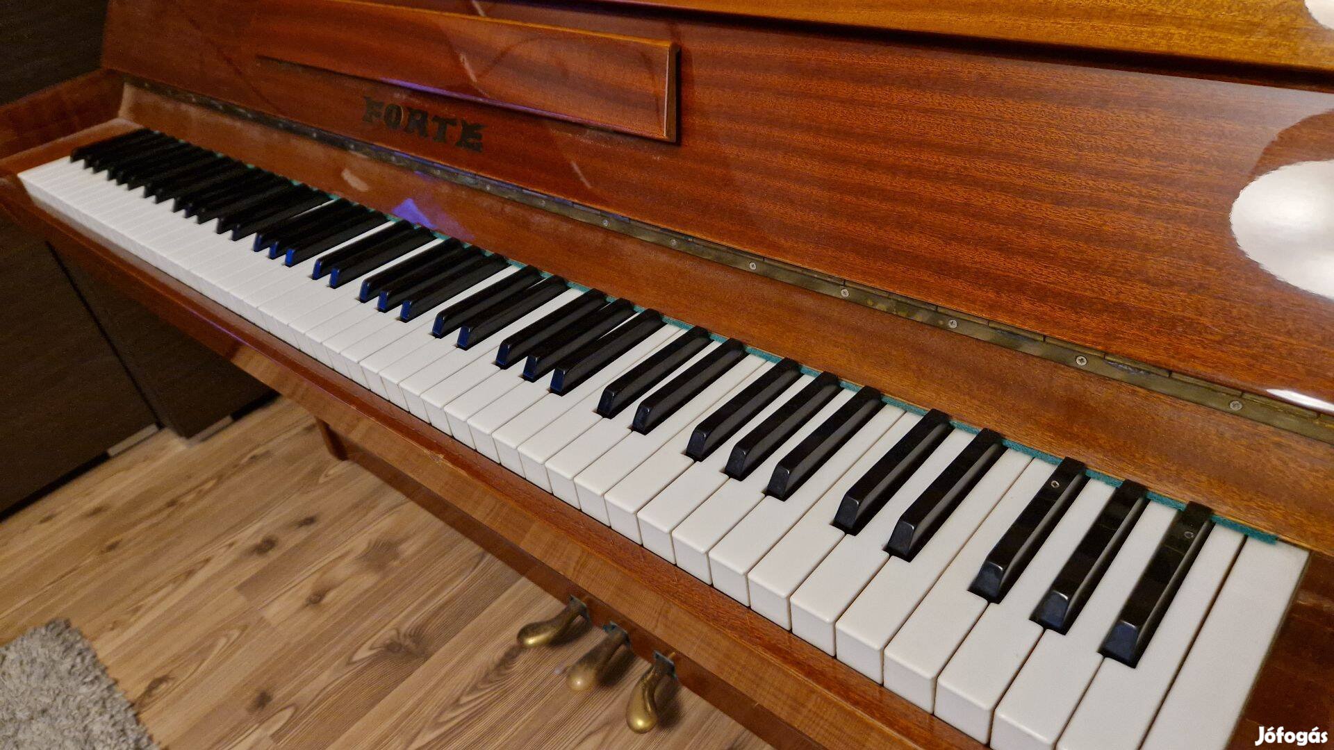 Zongora eladó