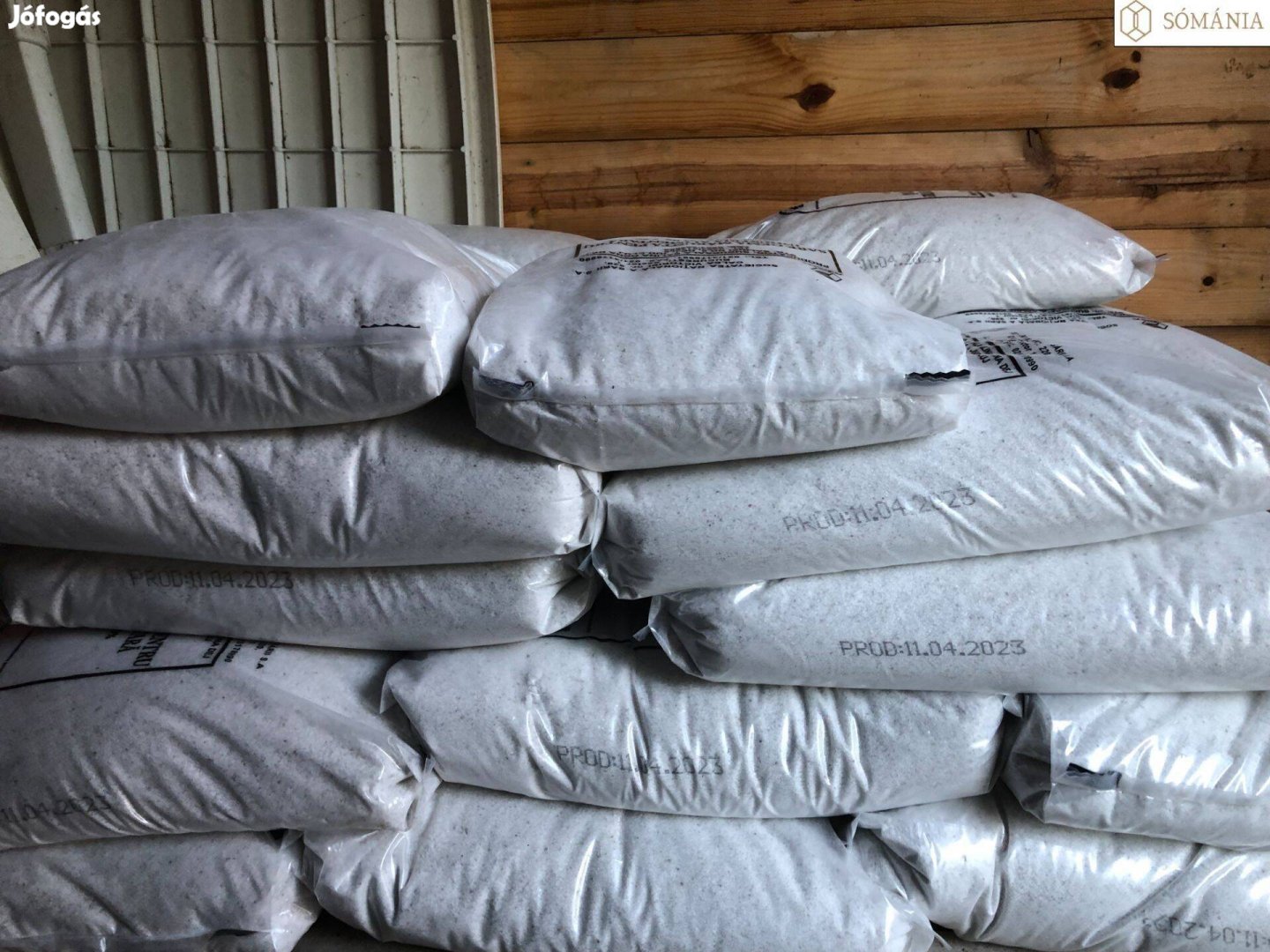 Zsákos só 25kg-os kiszerelésben dézsába