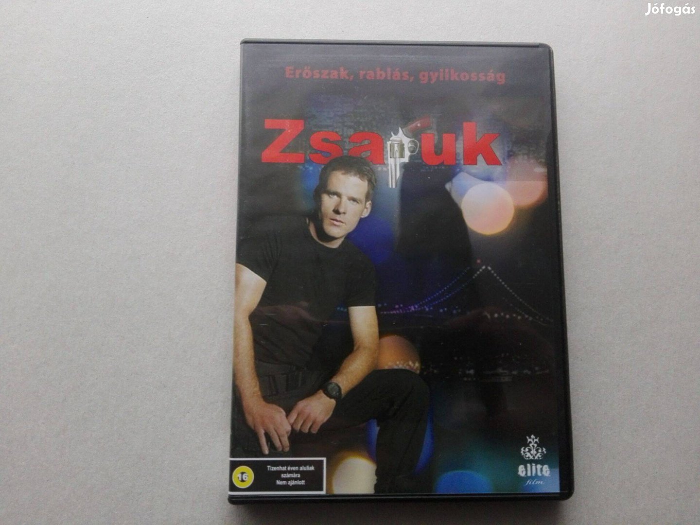 Zsaruk c.teljesen új, magyar nyelvű DVD film eladó
