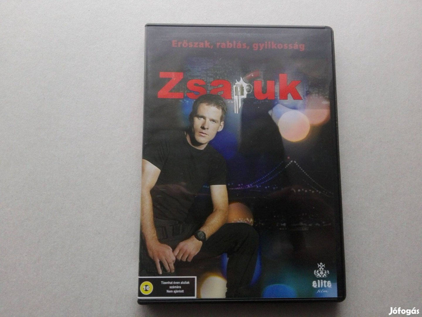 Zsaruk c.teljesen új, magyar nyelvű DVD film eladó!