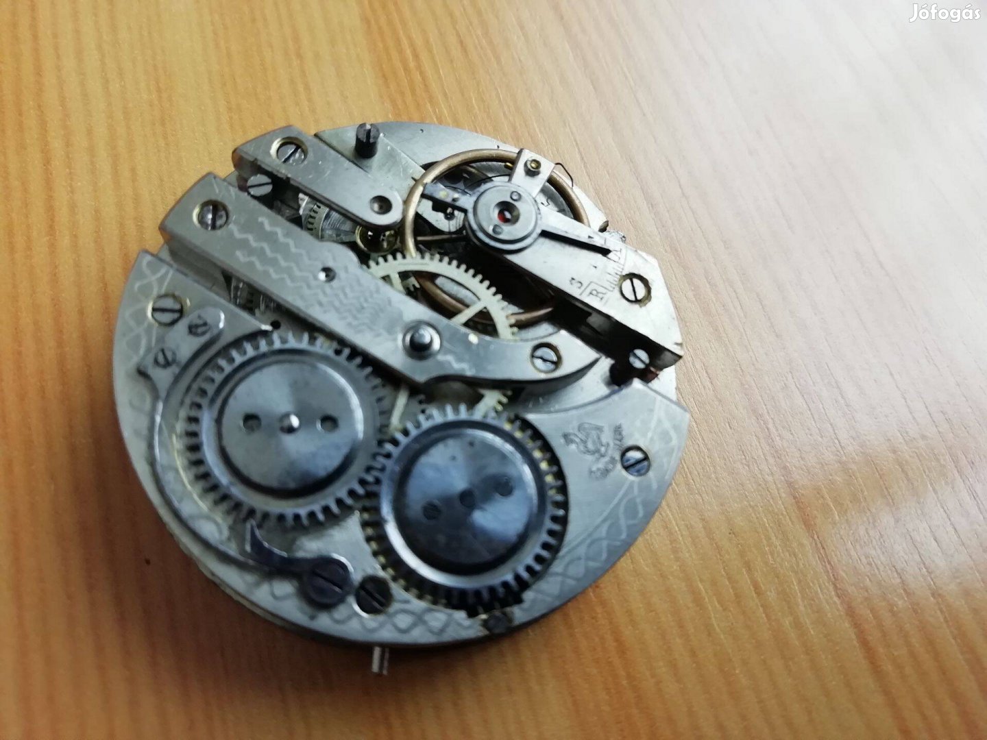 Zsebóra szerkezet eladó Régi mutatókkal porcelán számlappal